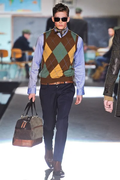 Look 13